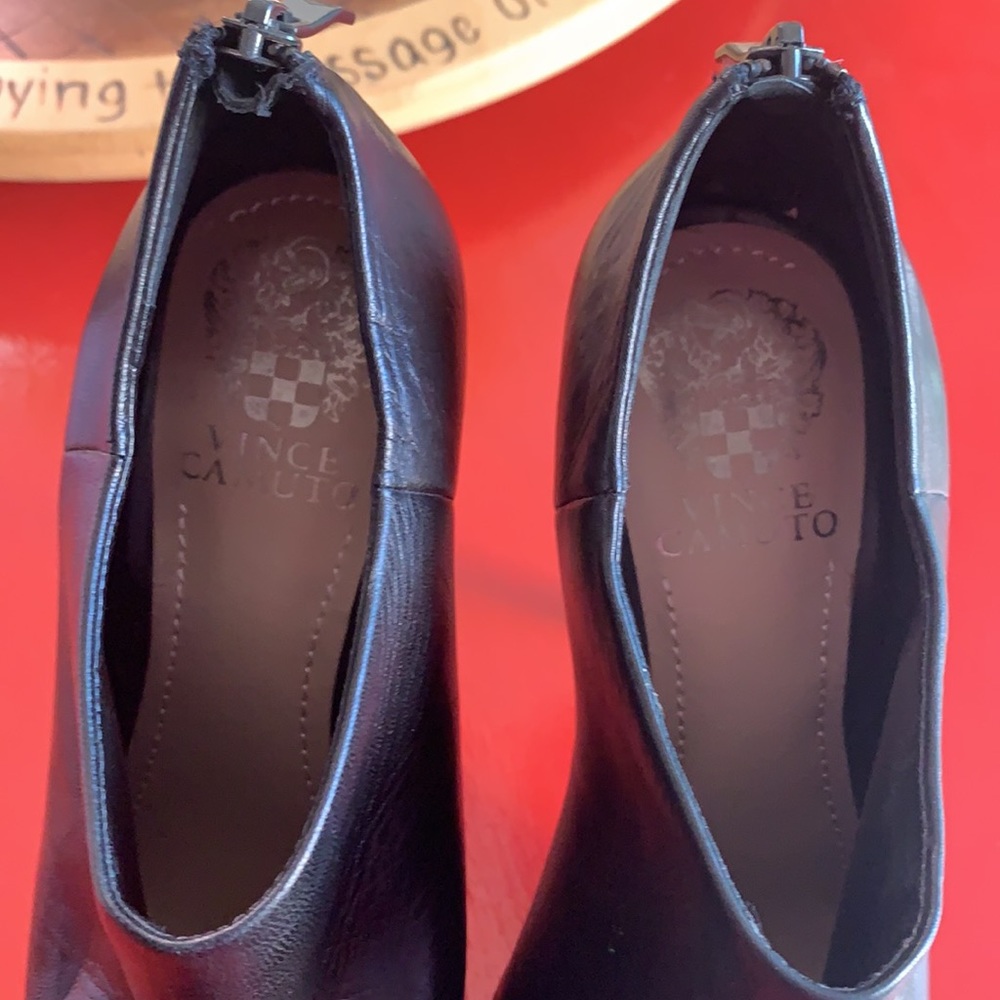 Soft Leather Round Toe Boot. Excellent Condition. - image 3